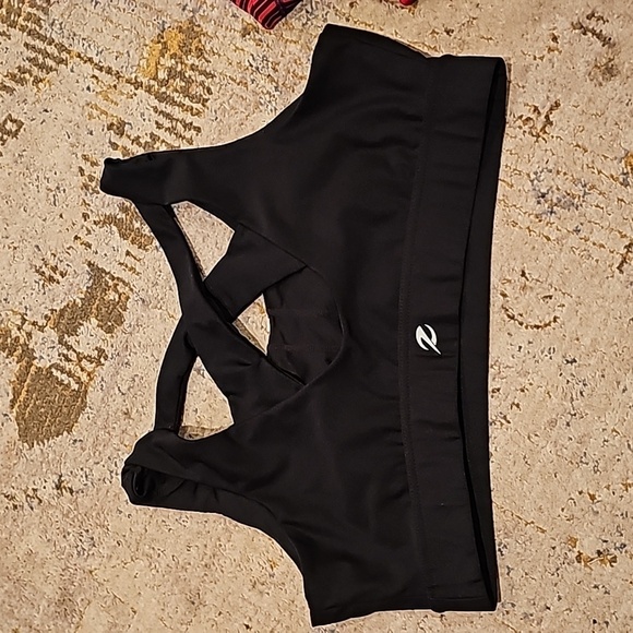 Energy Zone Plus Medium Support Criss Cross Sports Bra - Picture 2 of 5